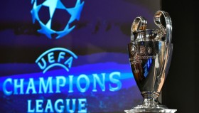 皇马报价曼联球员，英力士集团退出支持，曼联转会策略面临新挑战